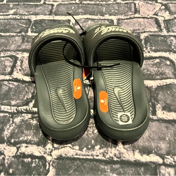 Bling Nike SB Rhinestone Slides Black Crystal NWT Women’s size 7.5 Mens 6 Custom - Picture 3 of 5